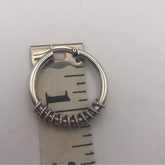 VTG Sterling Silver Rope / Cable Twist Hoop Earrings 925 Italy Approx 1.2” - Picture 5 of 5